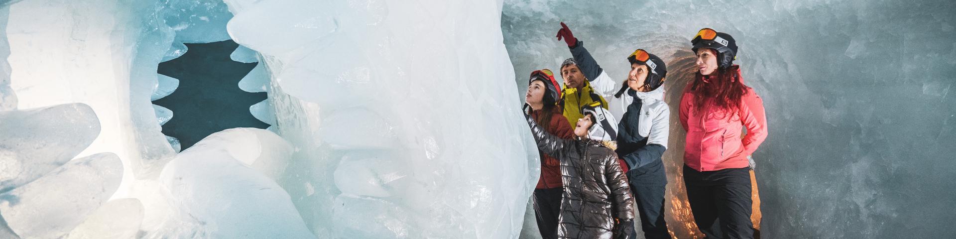 Découverte de la grotte de glace des Deux-Alpes en groupe