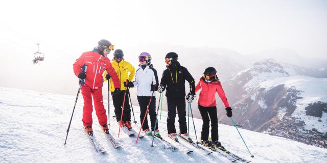 283-les-2-alpes-automne-hiver-groupe-humain-ski.jpg